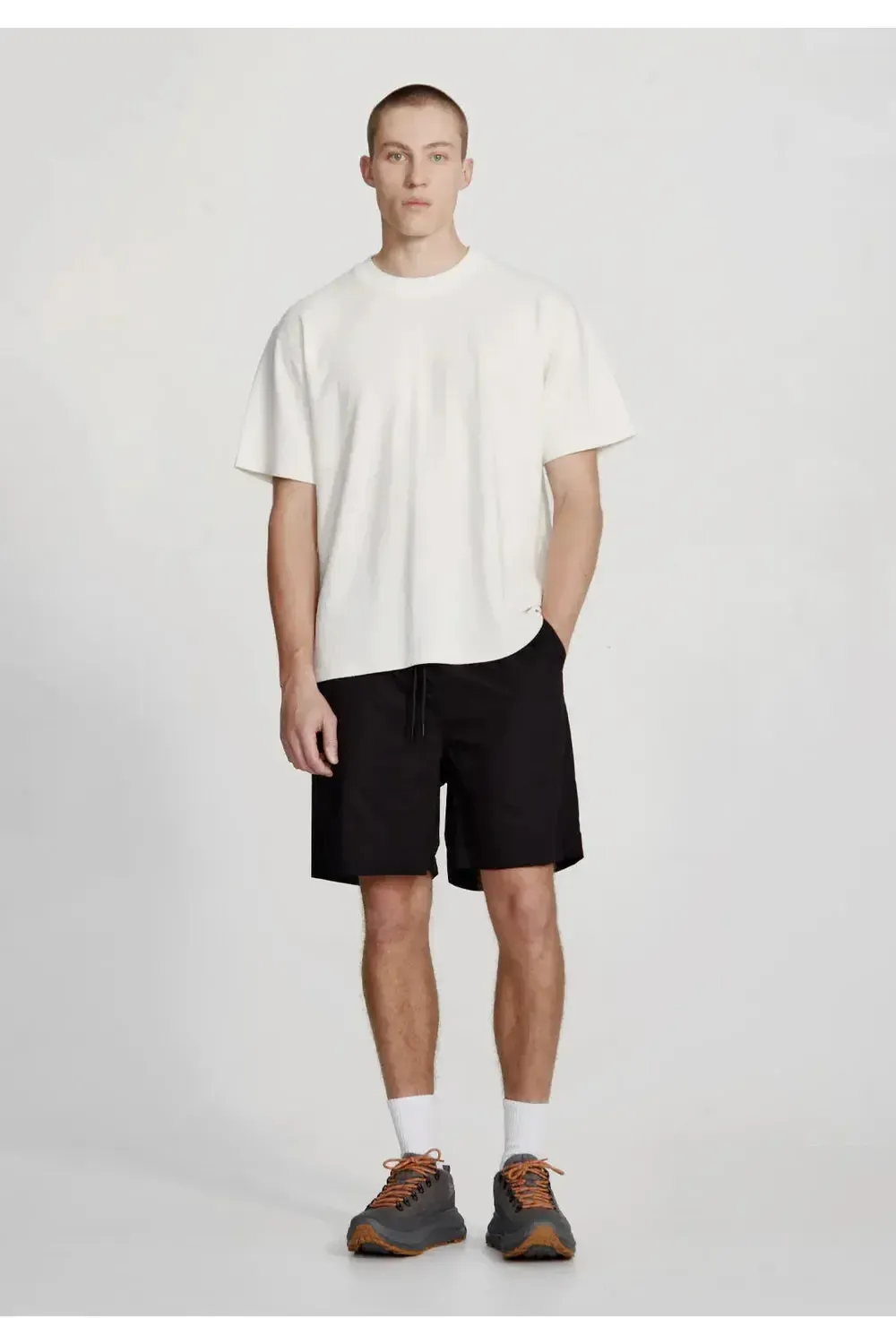 Cotton Walkshort Black - COMMONERS - Image 4