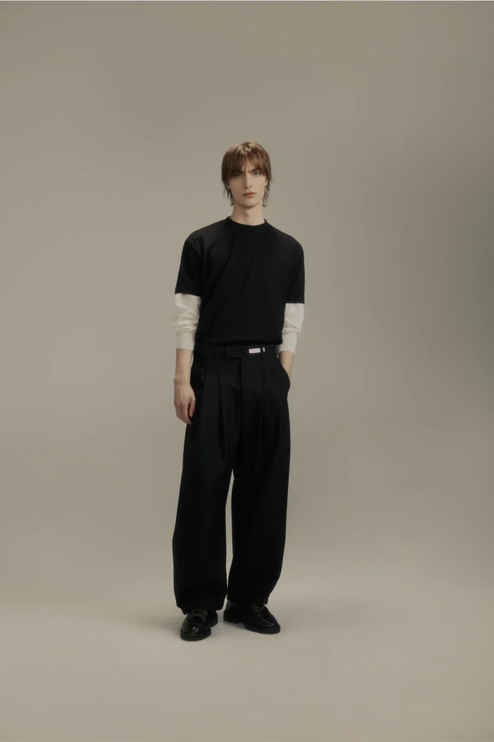 Dart Knee Pleated Trousers / Black Suiting - Image 4