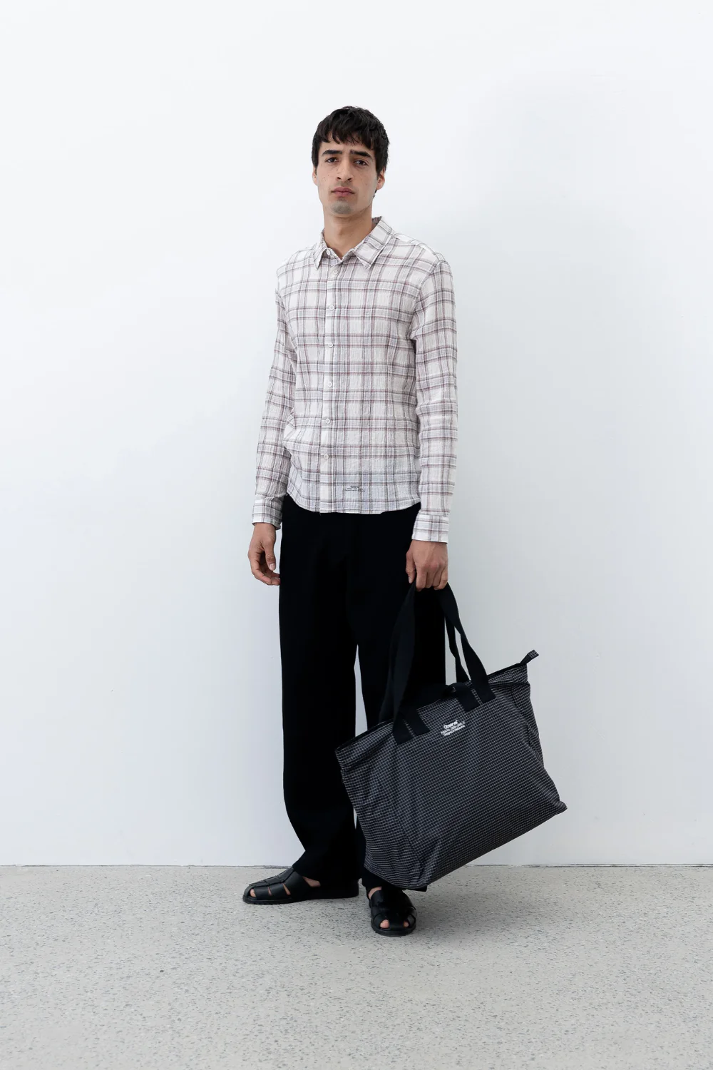 Observe / Grid Stamp Tote - Black - Image 2